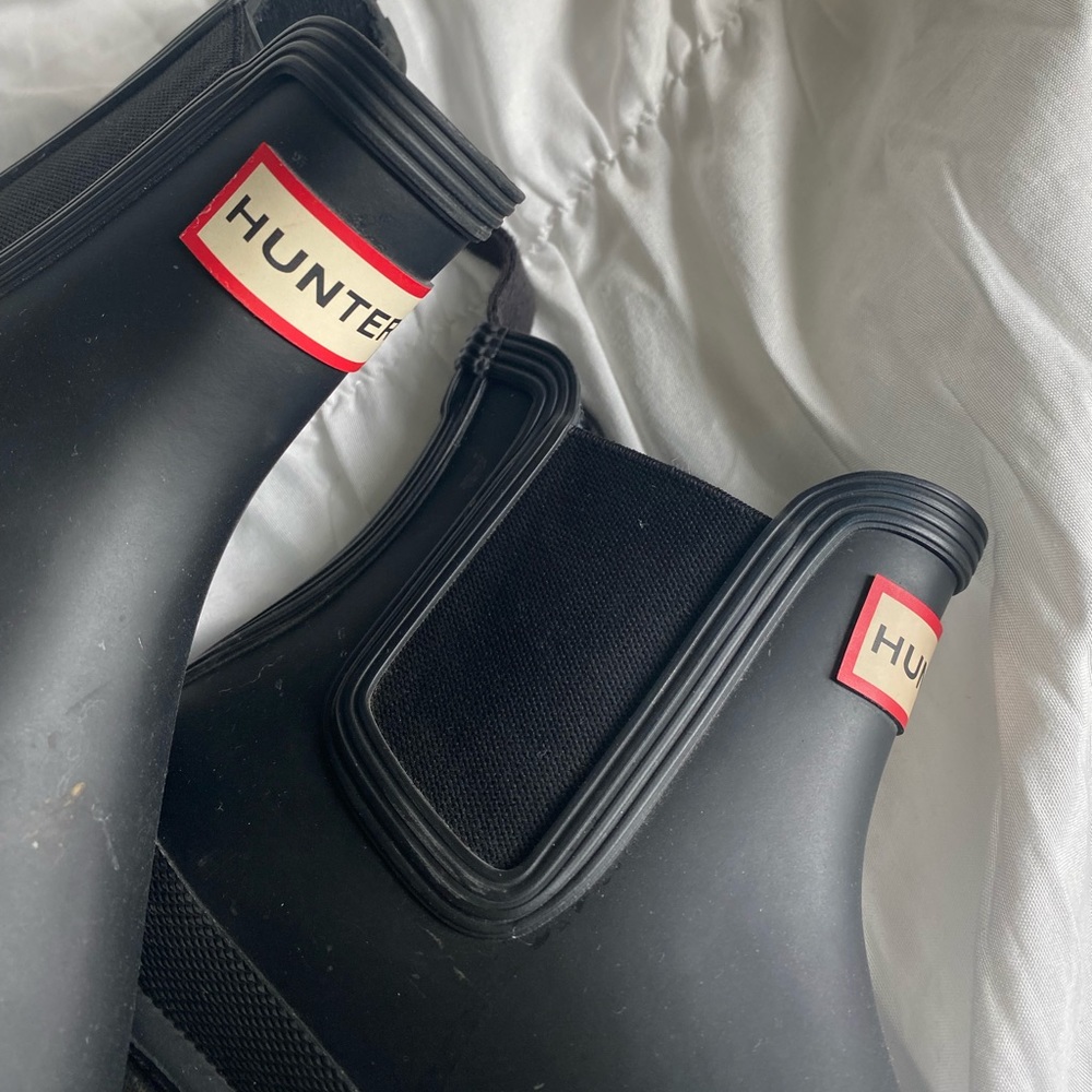 short black hunters